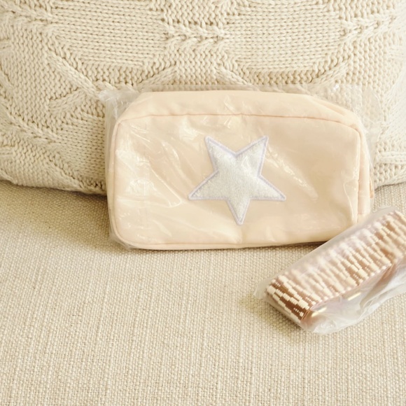 Bloc bag  in ivory w/ white star & adjustable crossbody or shoulder  strap NEW - Picture 3 of 16